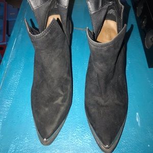 Mossimo faux suede western metal tip boots